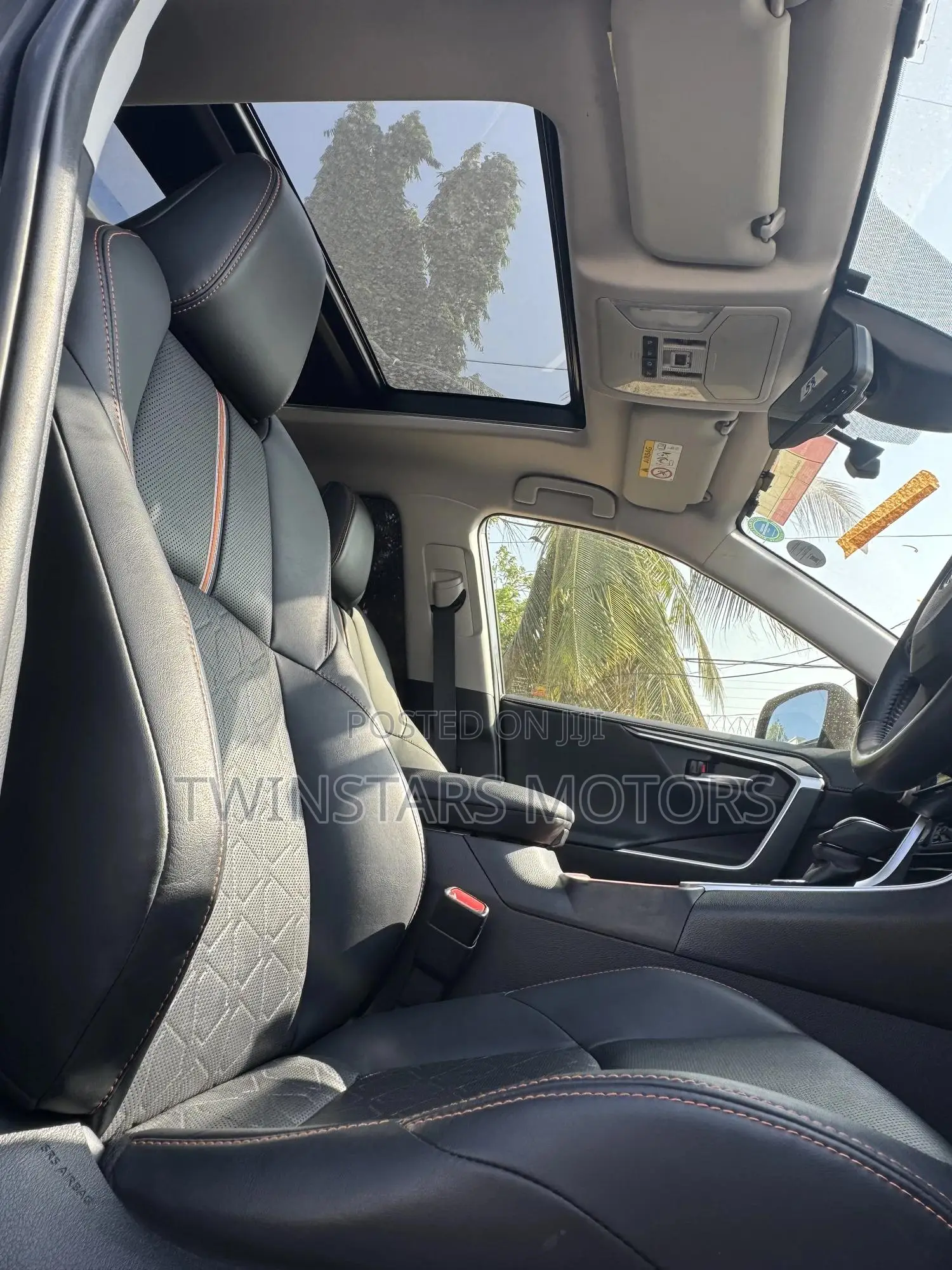 Toyota RAV4 XLE Premium FWD 2019 Gray