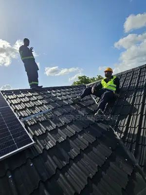 7.5kva Hybrid Inverter, 3.3kw Solar Panels, 6kwh Lithium Bat