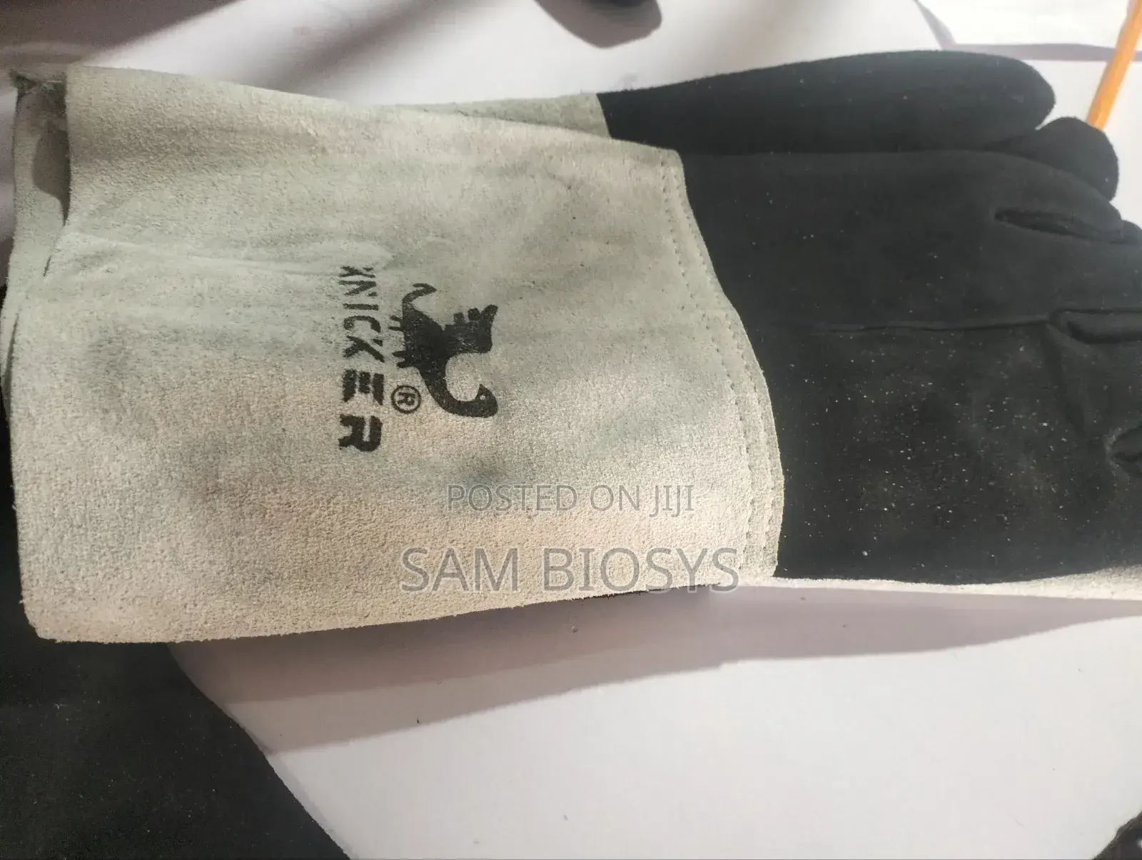 Knicker Gloves 