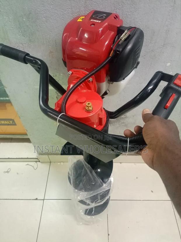 Earth Auger 4 Stroke Powered Machine - main view
