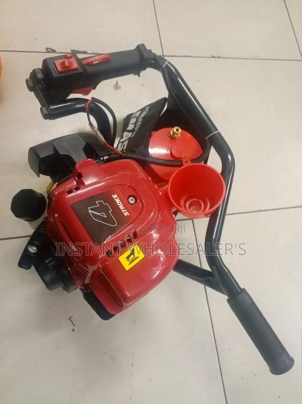Earth Auger 4 Stroke Powered Machine - thumbnail 2