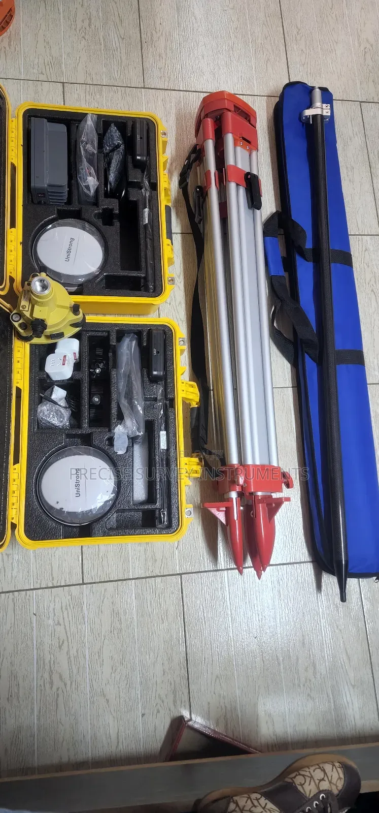 GNSS Receiver With Long Range Uhf Radio