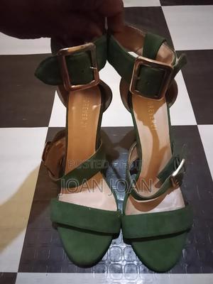 Comfortable Olive Green Block Heel Shoes - thumbnail 2