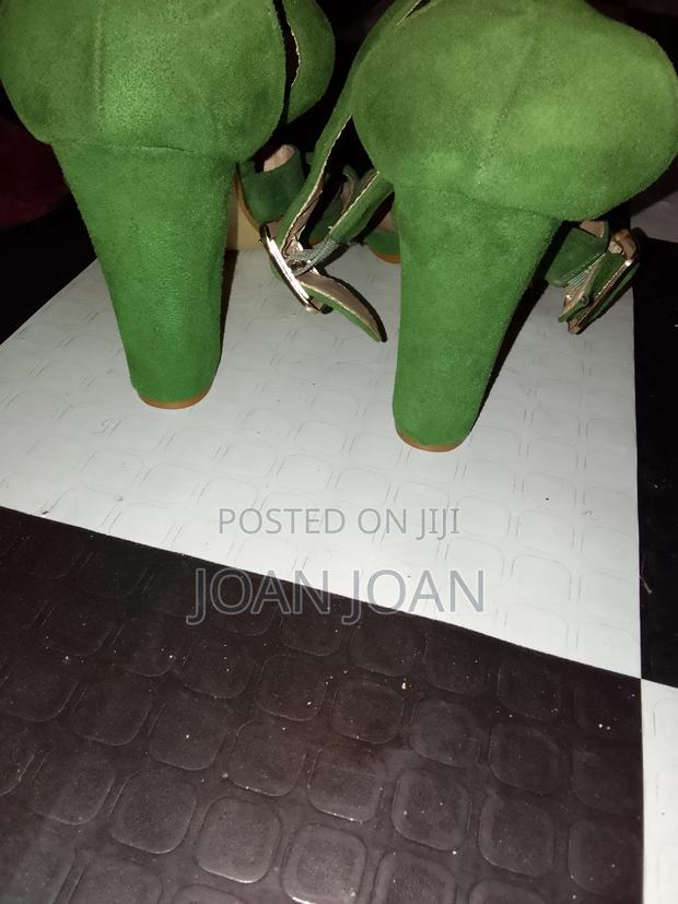 Comfortable Olive Green Block Heel Shoes - thumbnail 4