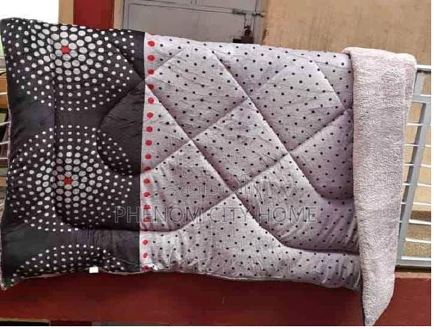 New Bale of Single Woolen Blankets - thumbnail 2