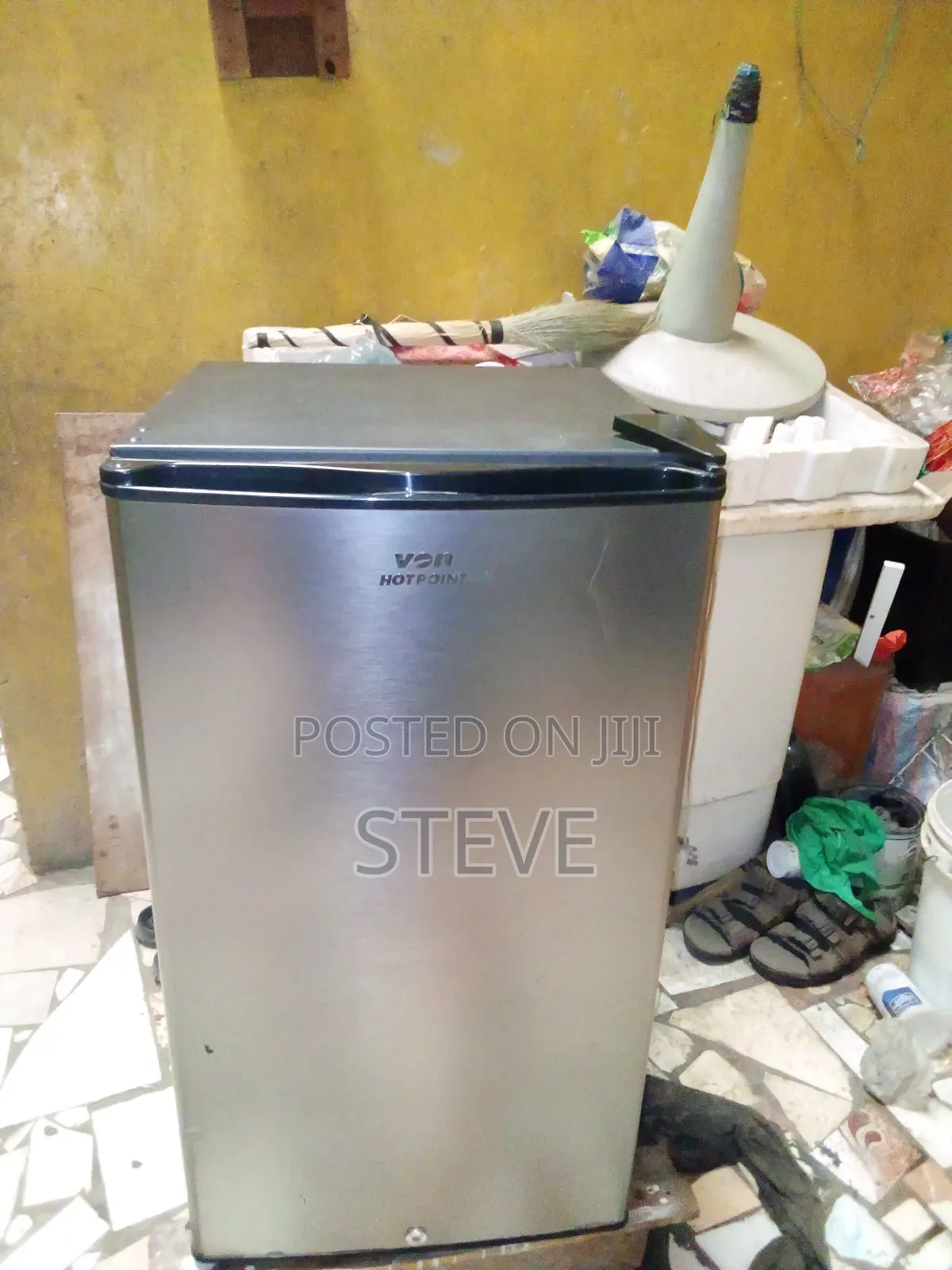 Vonhotpoint 92ltr Energy Saver, Low Noise, Mini Fridge