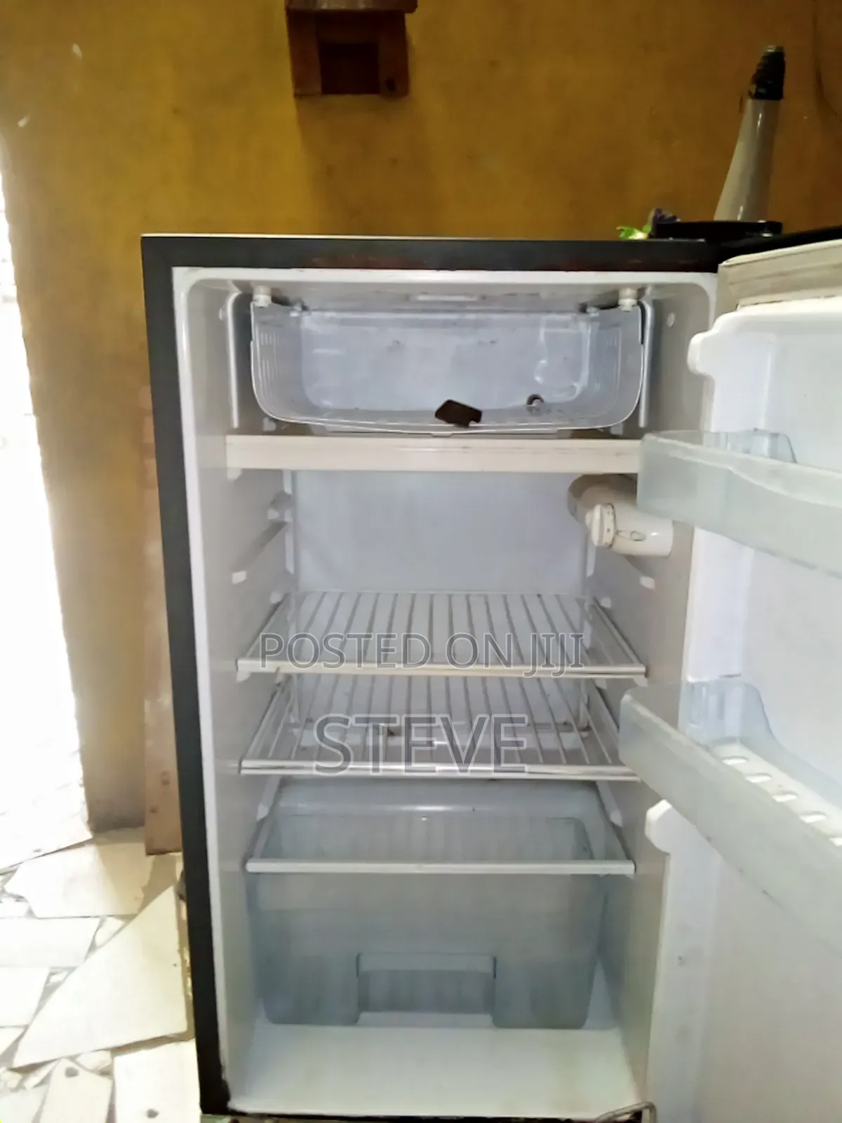 Vonhotpoint 92ltr Energy Saver, Low Noise, Mini Fridge