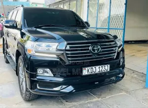 Toyota Land Cruiser 4.6 V8 ZX 2016 Black