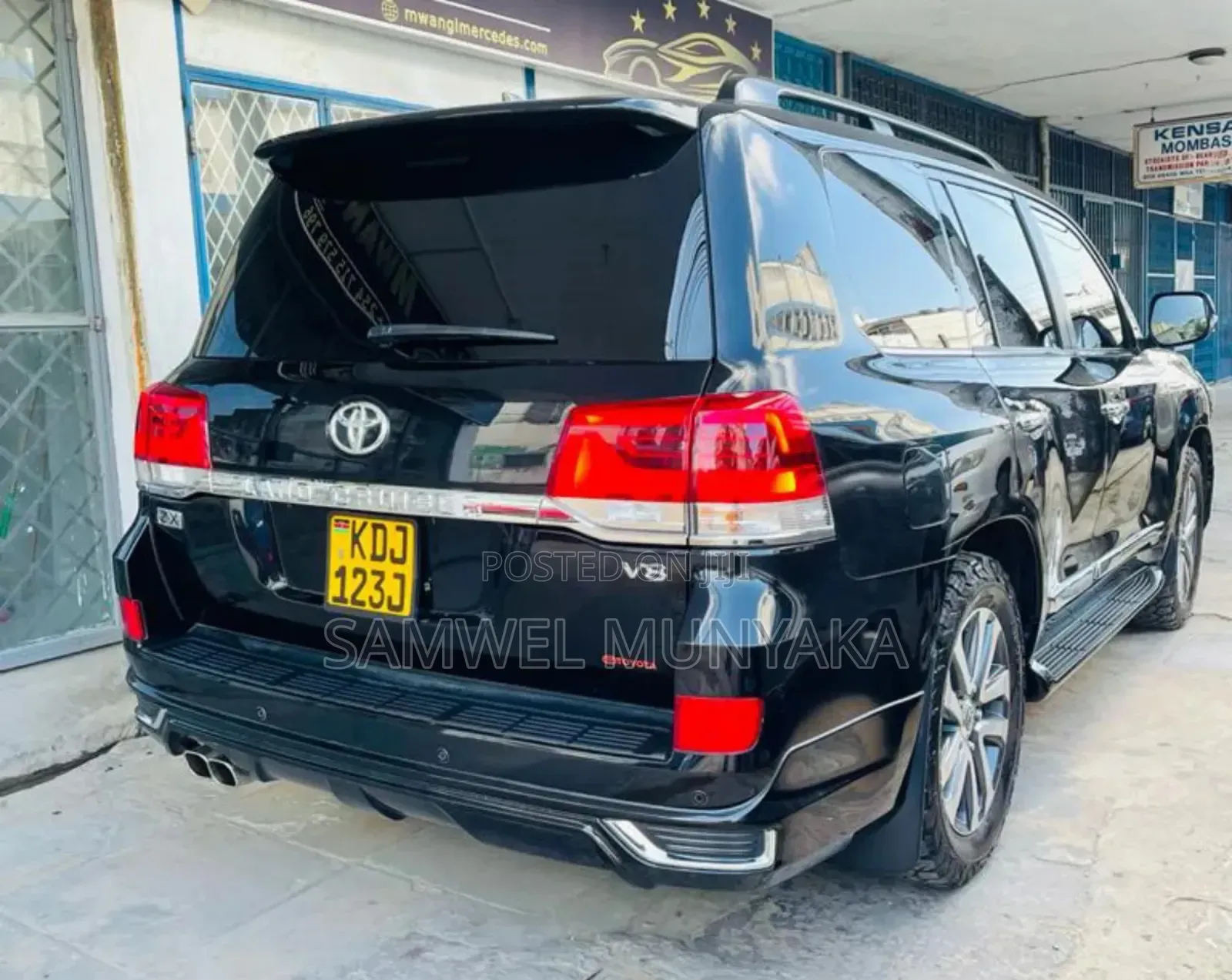 Toyota Land Cruiser 4.6 V8 ZX 2016 Black