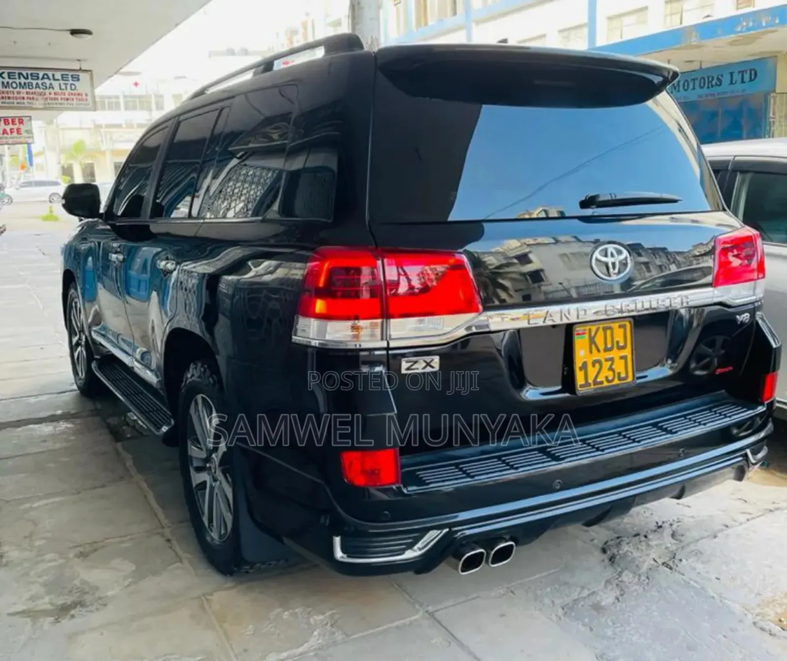 Toyota Land Cruiser 4.6 V8 ZX 2016 Black