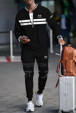 Under Armour Tracksuits 
Embriorderd
Light Cotton
Si