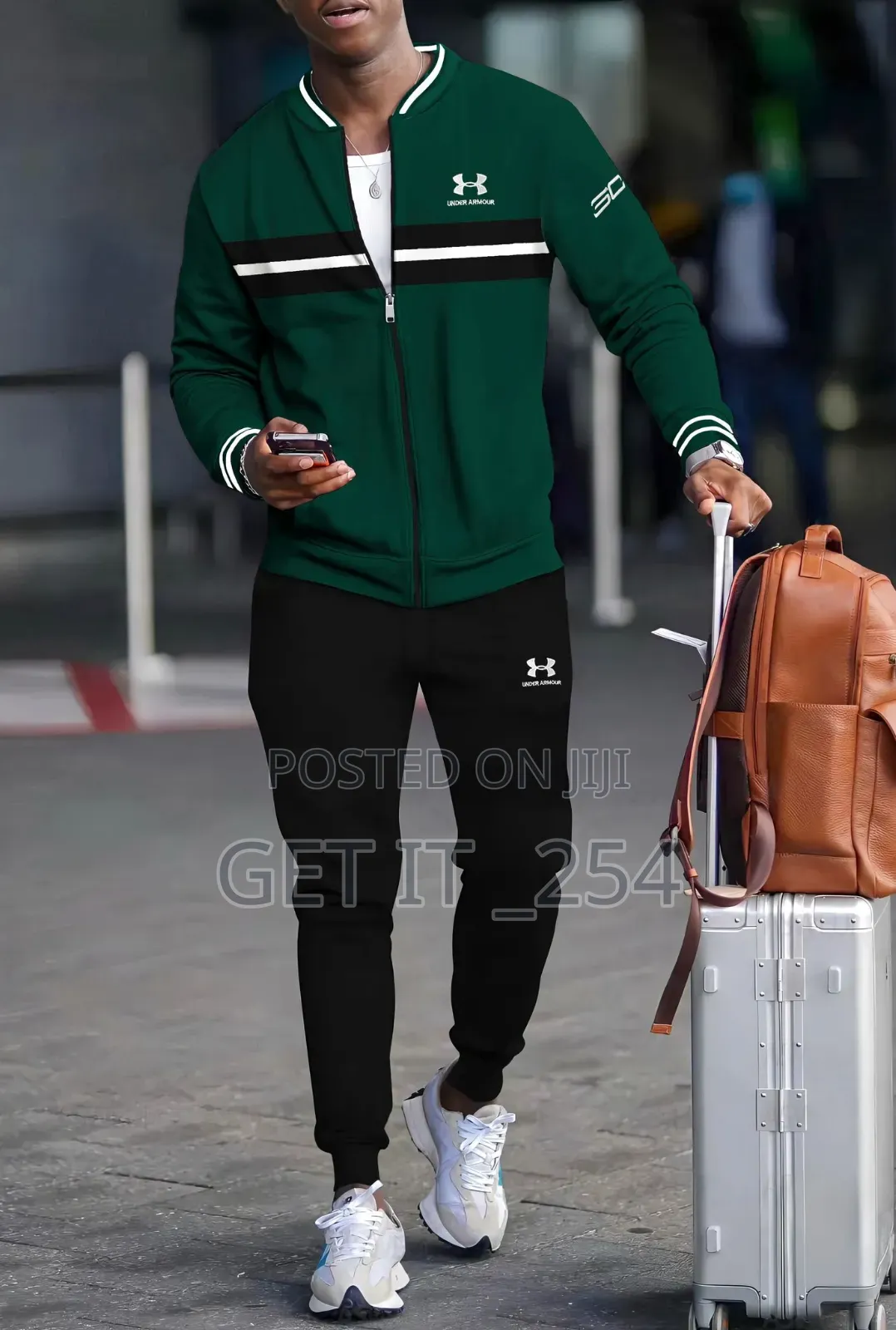 Under Armour Tracksuits 
Embriorderd
Light Cotton
Si