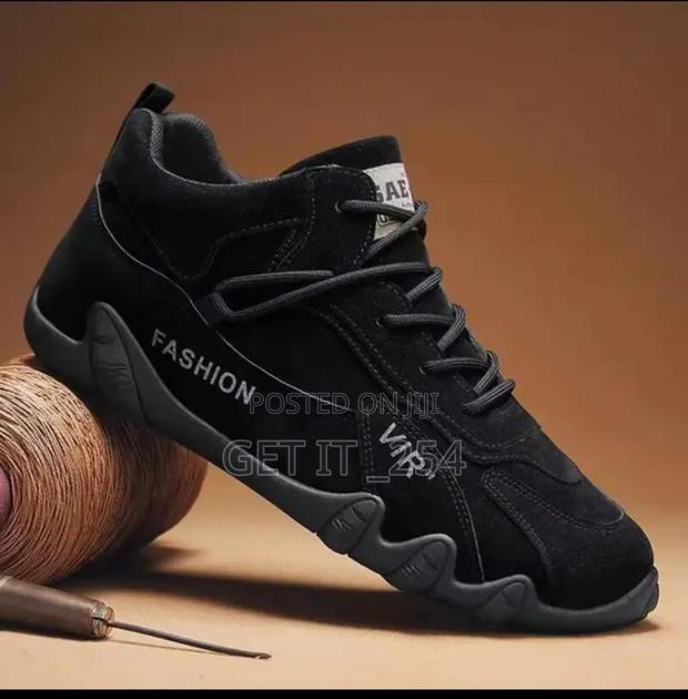 Vir Sneakers Sizes 40 - 44 - main view