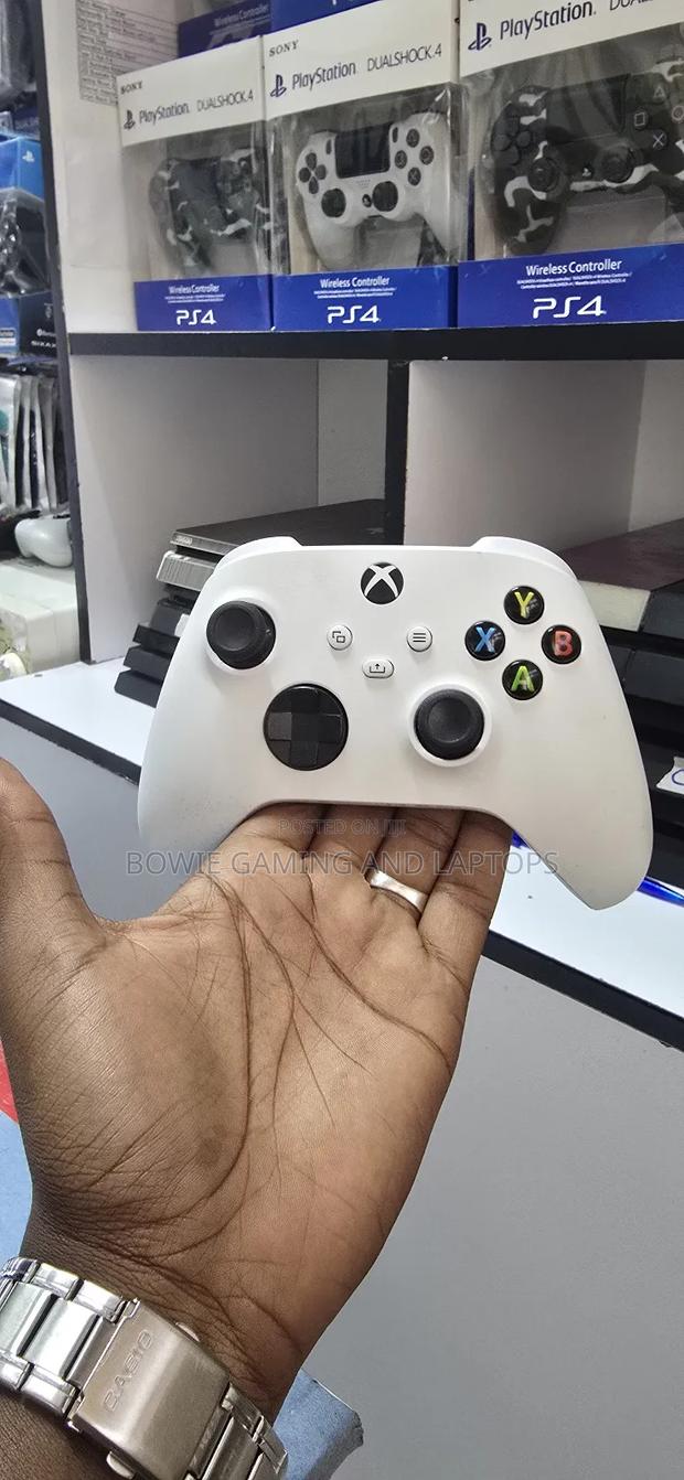 Xbox Series X / S Controller - thumbnail 2