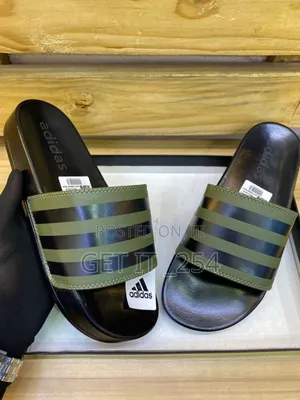 Adidas Slides
Sizes *40-45*