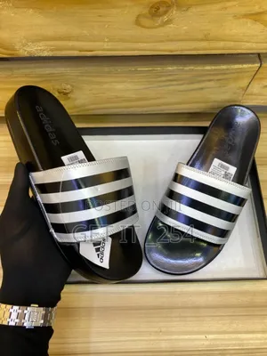 Adidas Slides
Sizes *40-45*