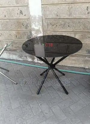Clear Round Table