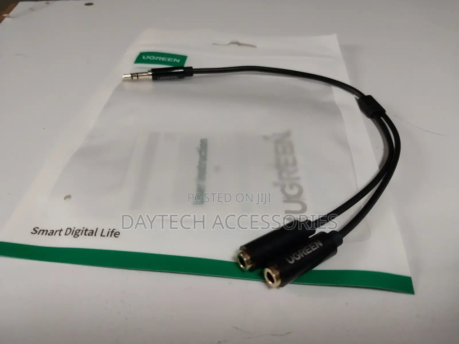 Ugreen Headphone Splitter 3.5mm Male to 2 Dual 3.5mm Female