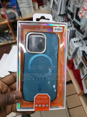 Magnetic Carbon Fiber Texture Phone Case - iPhone 14 Pro