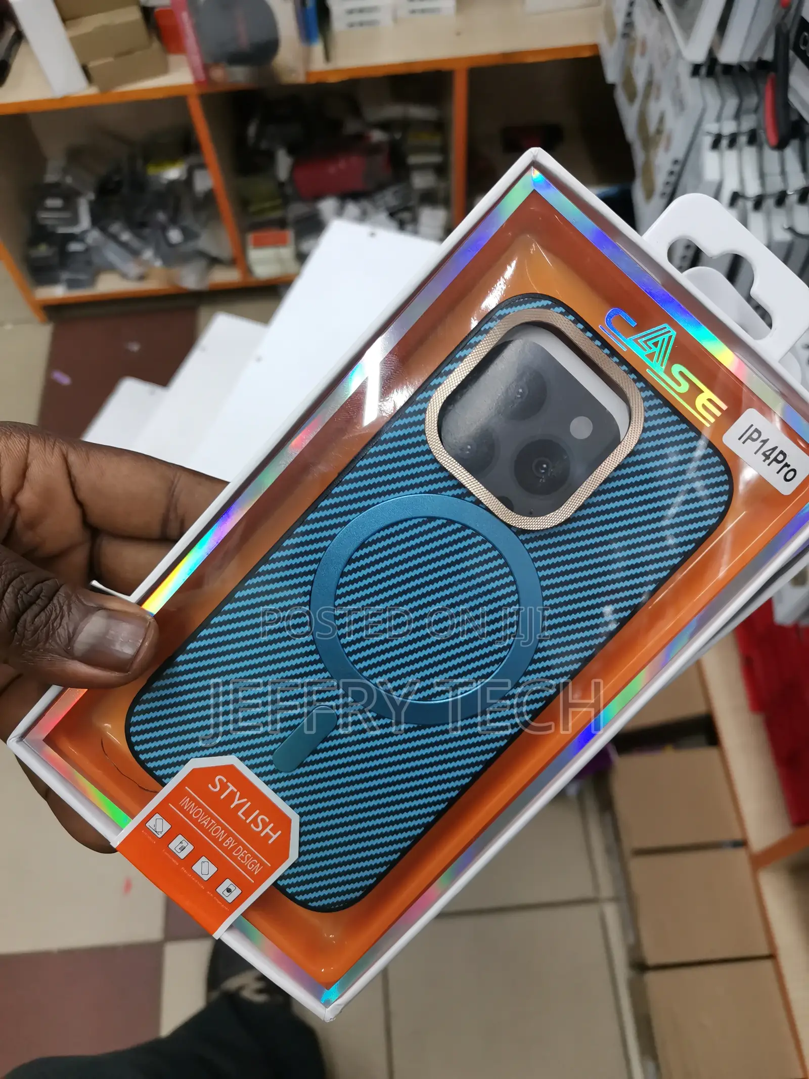 Magnetic Carbon Fiber Texture Phone Case - iPhone 14 Pro