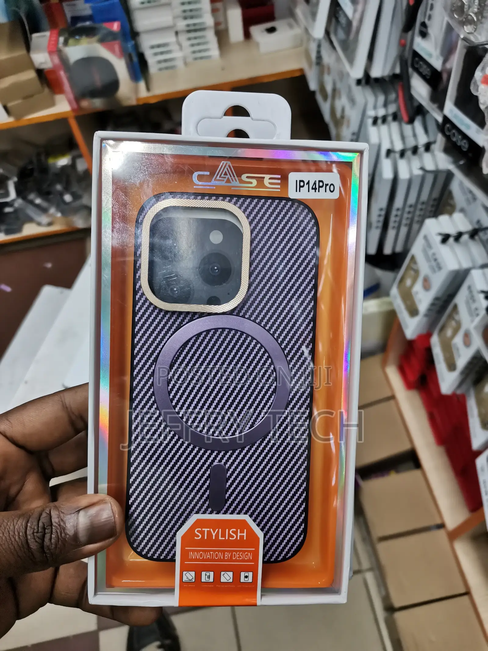 Carbon Fiber Patterned Magnetic Cases for iPhone 14 Pro