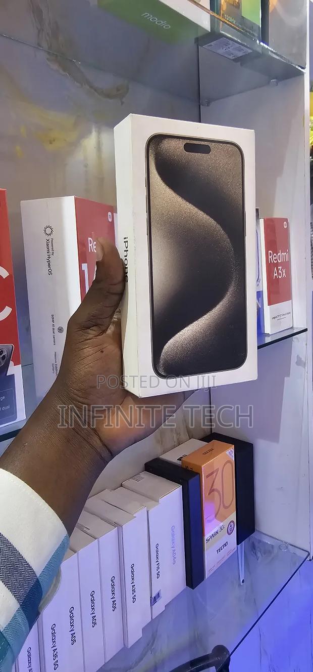 New Apple iPhone 15 Pro Max 256 GB Black - main view