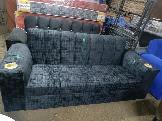 New 3 Seater - thumbnail 2
