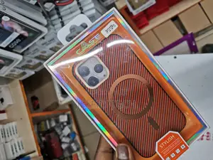 Embossed Carbon Fiber Magnetic Case - iPhone 12 Pro
