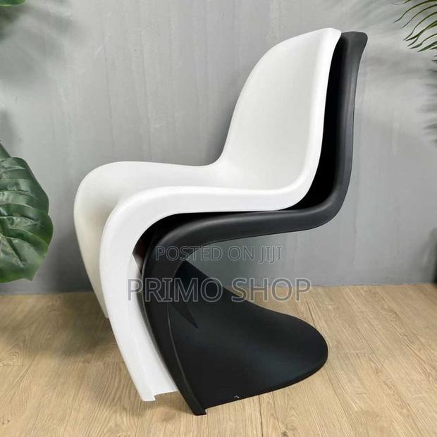 Home Chairs: Indoor Outdoor Plastic Dining Relaxing Chair - thumbnail 3