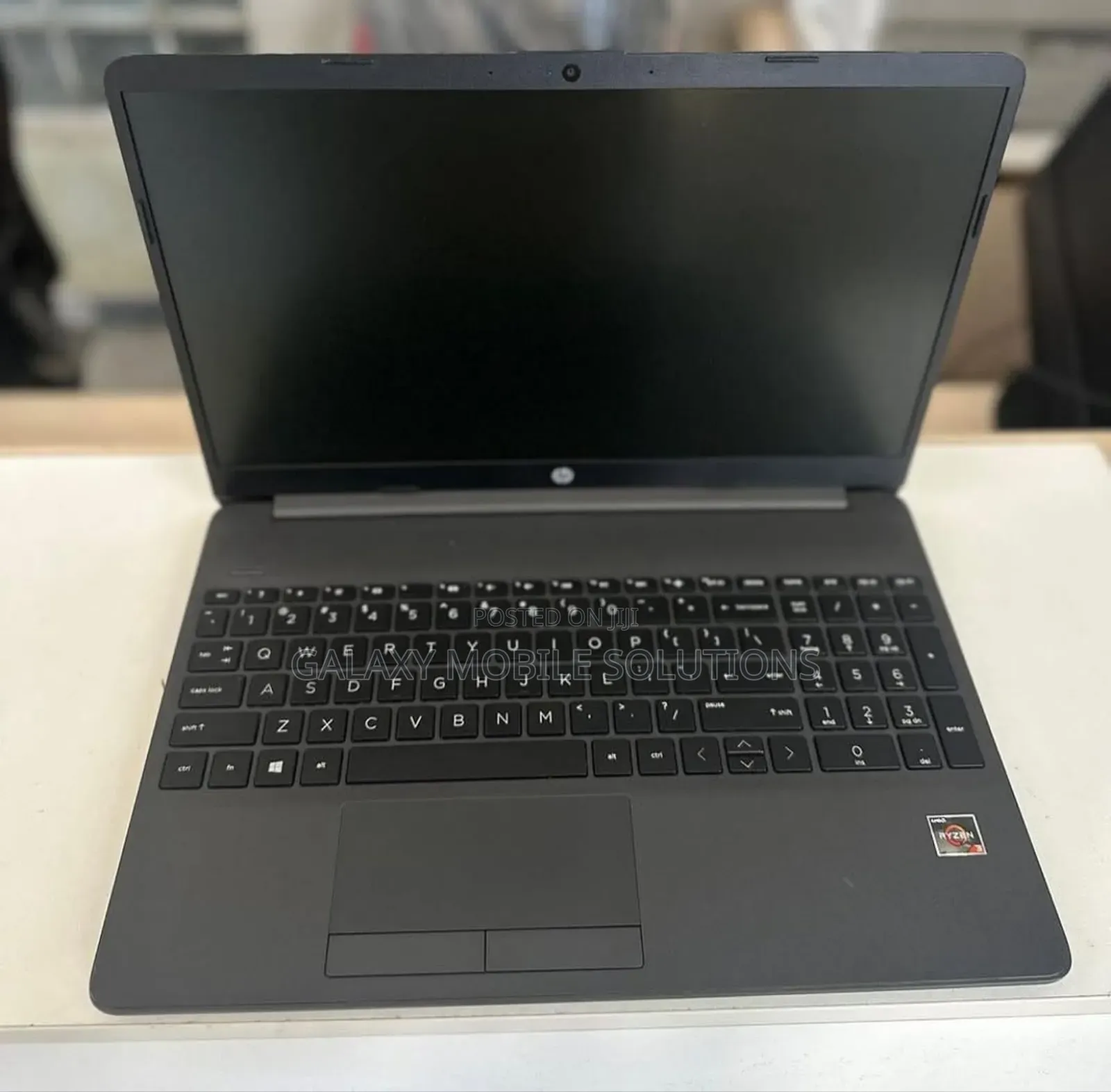 Laptop HP 255 8GB AMD Ryzen 5 SSD 256GB