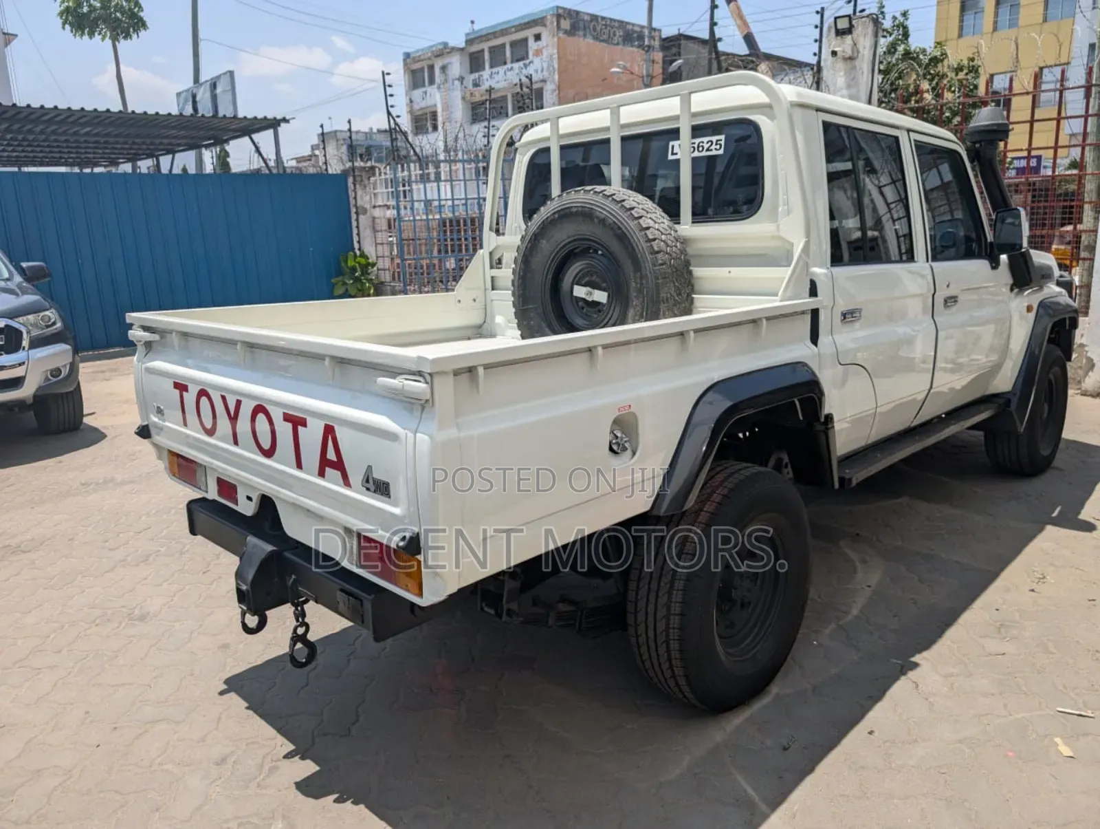Toyota Land Cruiser 2018 White