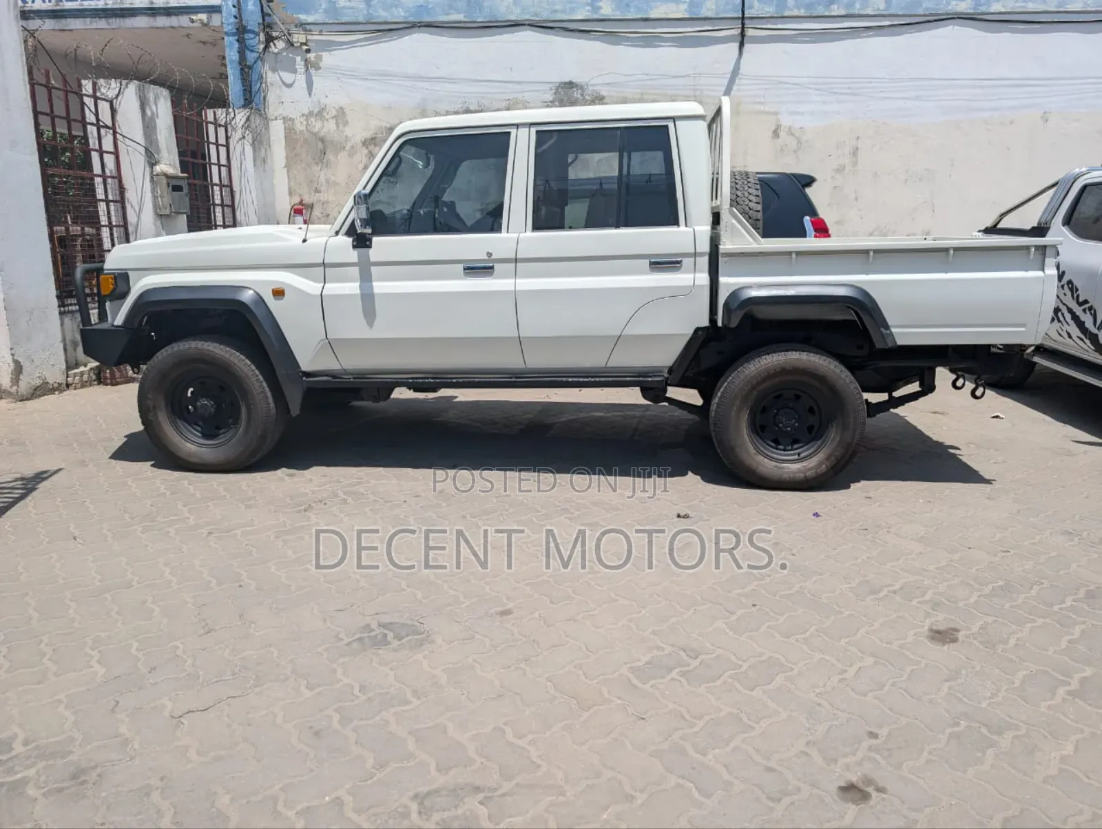 Toyota Land Cruiser 2018 White