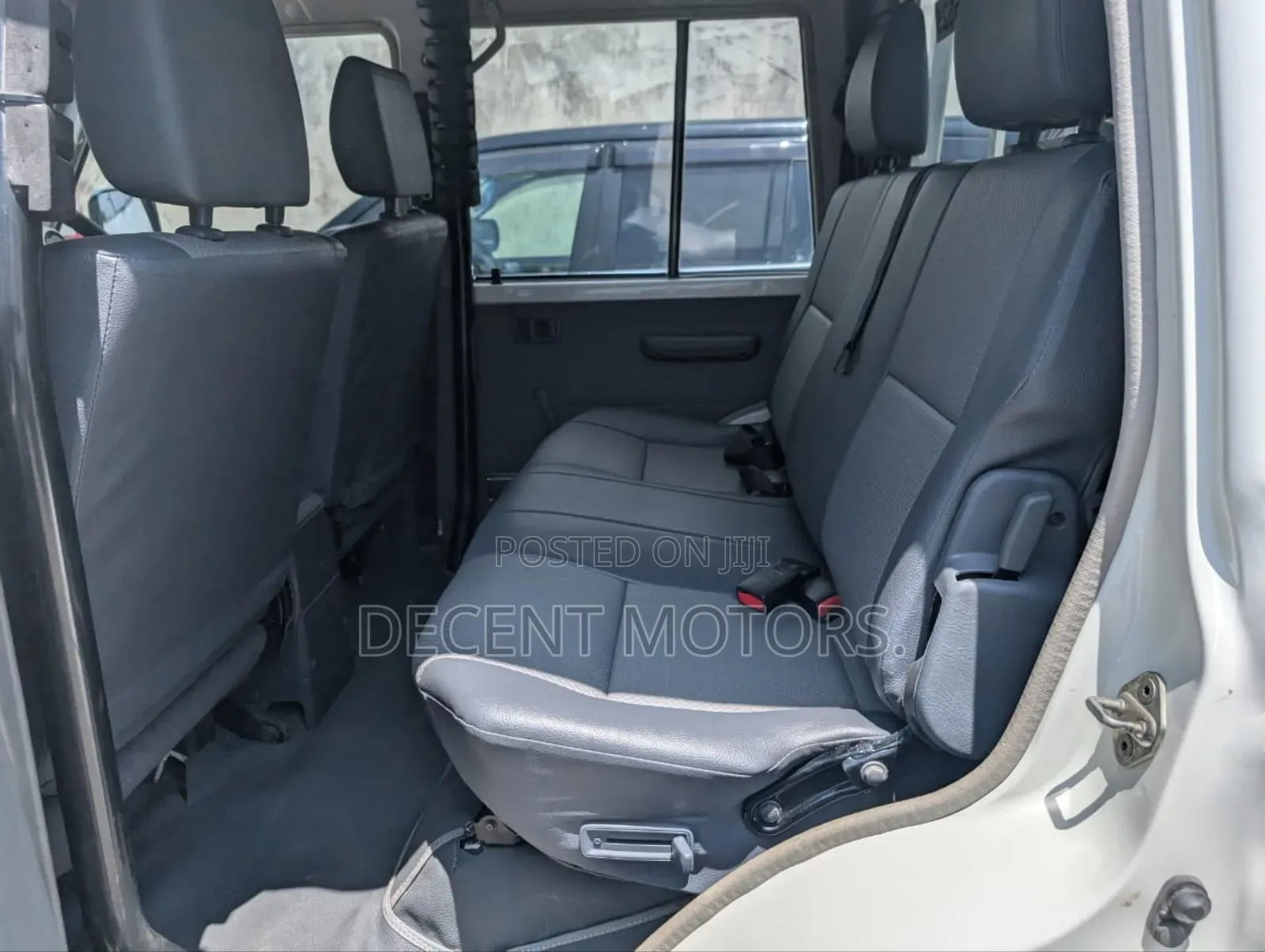 Toyota Land Cruiser 2018 White