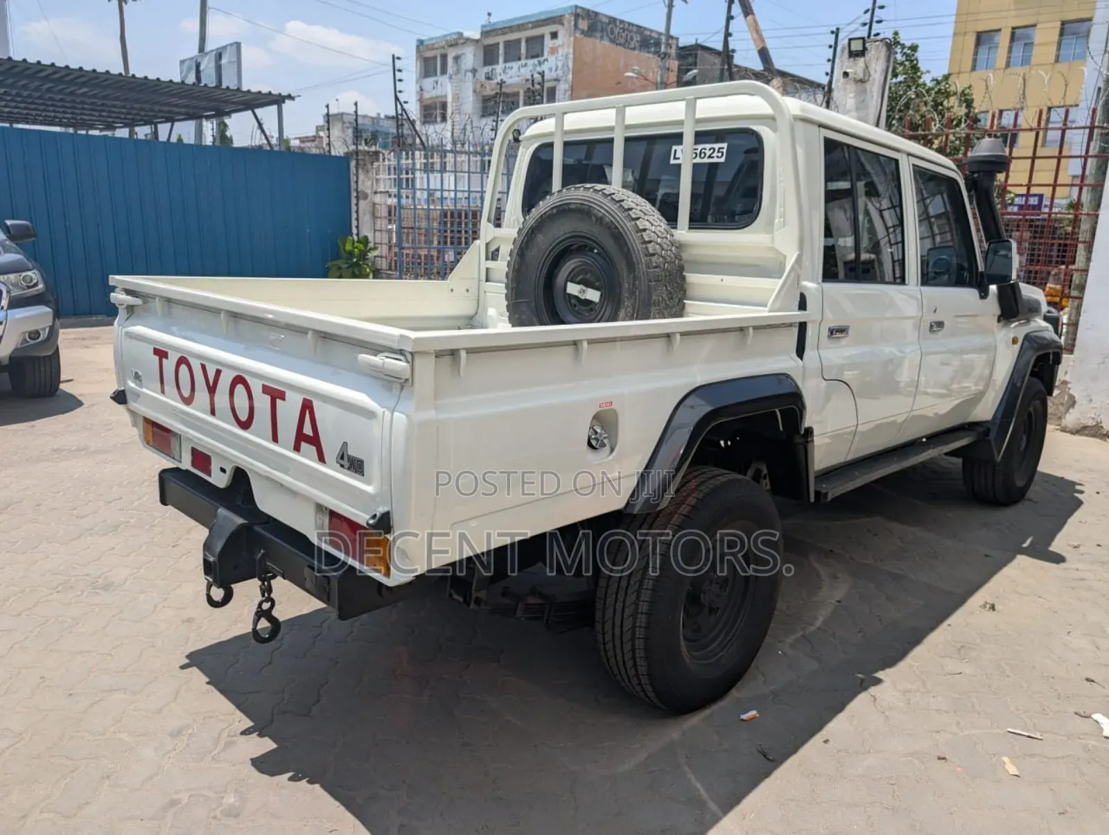 Toyota Land Cruiser 2018 White