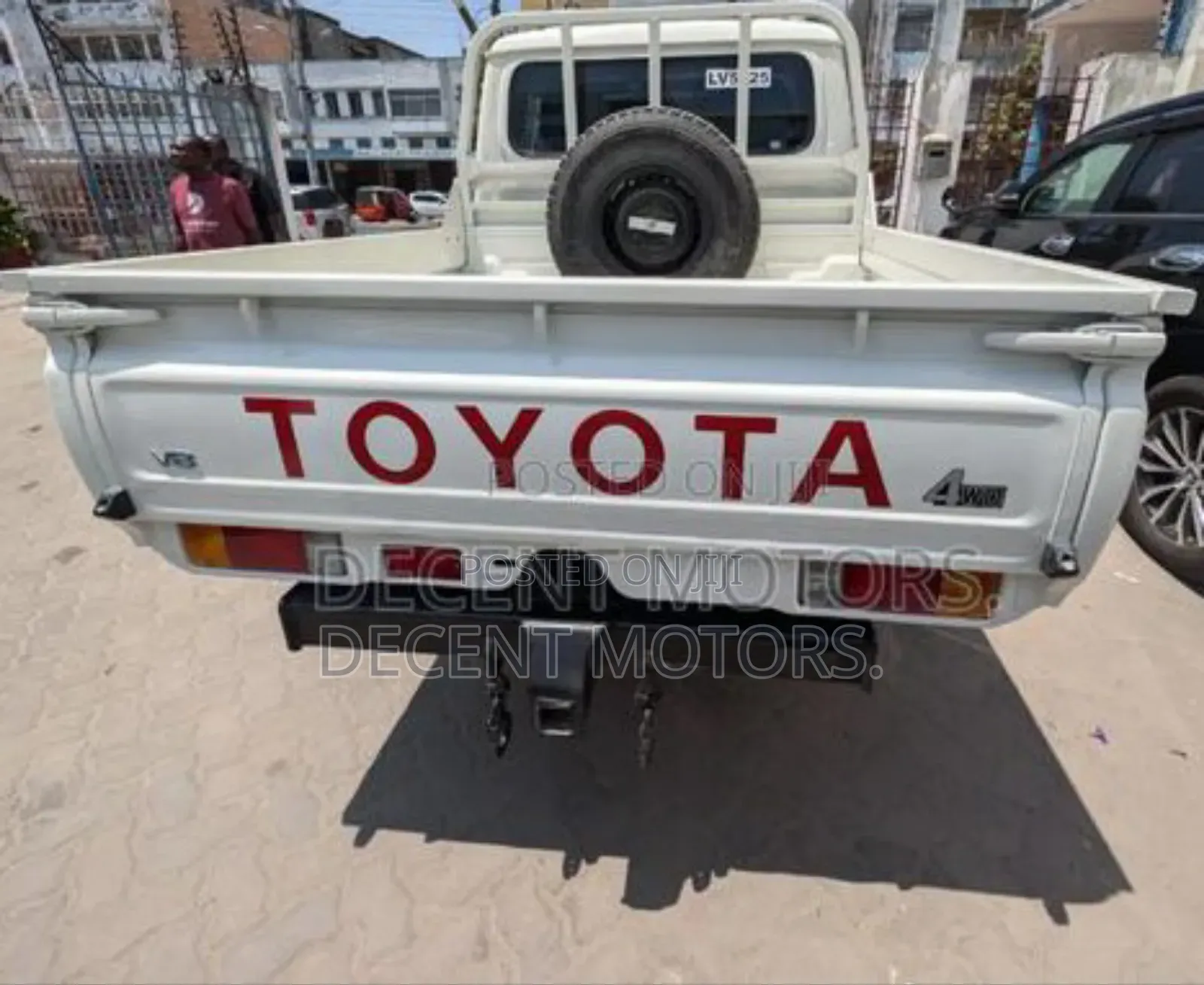 Toyota Land Cruiser 2018 White