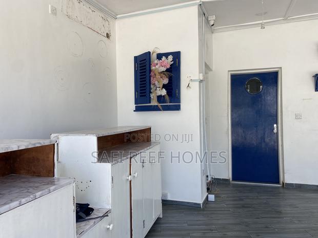 Super Nice Shot for Rent Ideal for Restaurants - main view