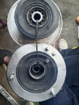 BMW X3 Front Shock Mountain