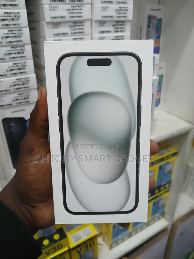 New Apple iPhone 15 128 GB Black - thumbnail 3