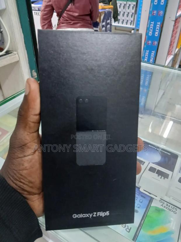 New Samsung Galaxy Z Flip 5 512 GB Gray - main view
