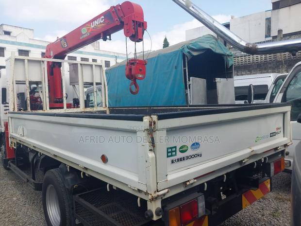 Isuzu Elf With Crane 3tonnes - thumbnail 3