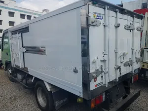 Isuzu Elf Mini Truck Freezer Body