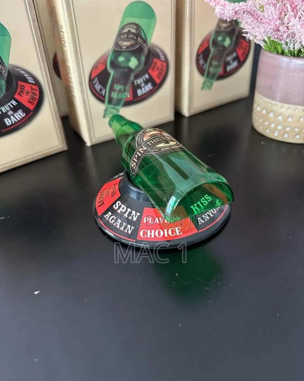 Spin the Bottle Game - main view