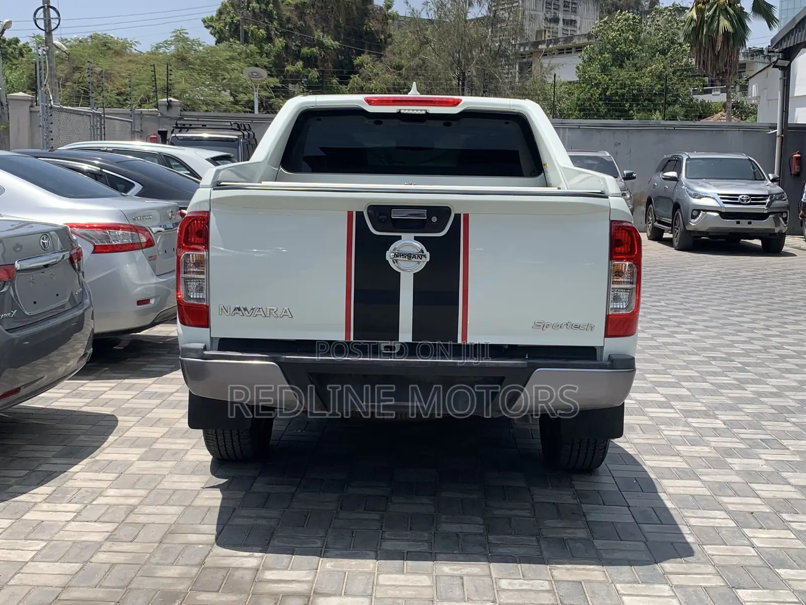 Nissan Navara 2016 White