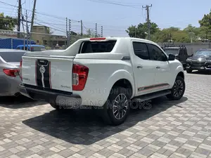 Nissan Navara 2016 White