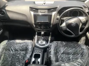 Nissan Navara 2016 White