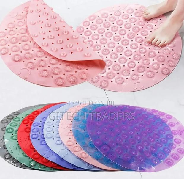 Bathroom Round Antislip Mats.