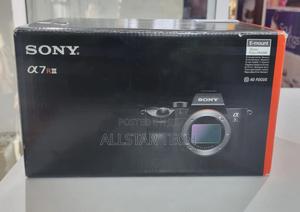 Sony A7r Iii Mirrorless Camera - thumbnail 2