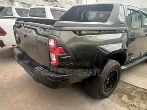 Toyota Hilux 2018 Green