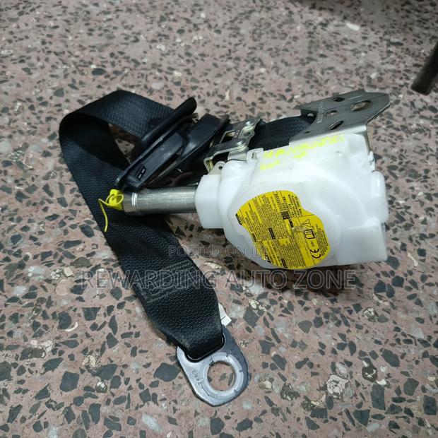 LHS Front Safetybelt Harrier New Model 2016 Model - thumbnail 2