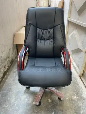 Office Chairs: High Back Casual Leather Executive Staff Seat